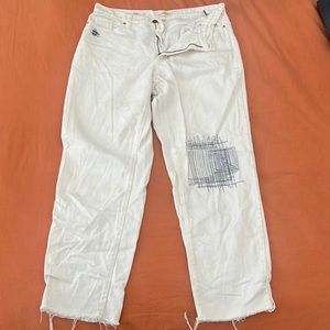 White distressed boyfriend jeans